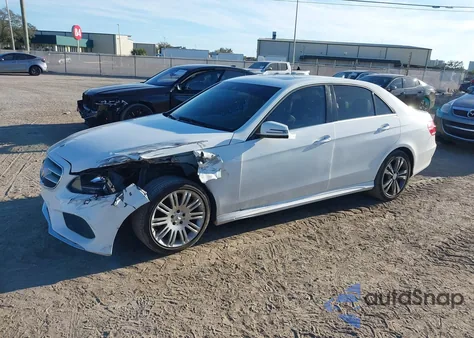 2014 Mercedes-Benz E 350 z USA, uszkodzony, nr VIN WDDHF5KB5EA965313